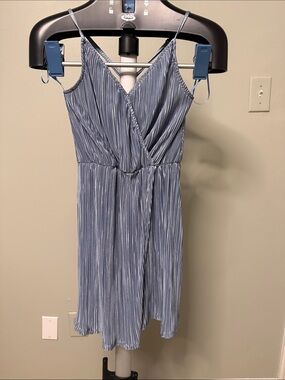 Design Lab Lord & Taylor Light Blue Pleated Midi Dress